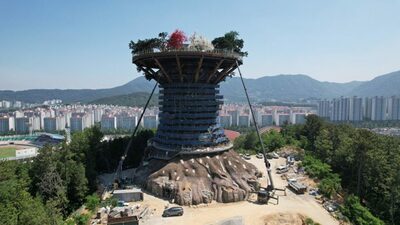 韓国・批判殺到の巨大“醜悪”造形物…2週間限定公開、市民の意見を聴取