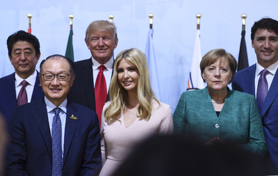 イヴァンカ氏、G20でトランプ大統領の席に座り物議
