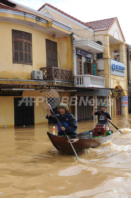 台風16号 ベトナムとカンボジアで死者49人 勢力弱めラオスへ 写真8枚 ファッション ニュースならmode Press Powered By Afpbb News