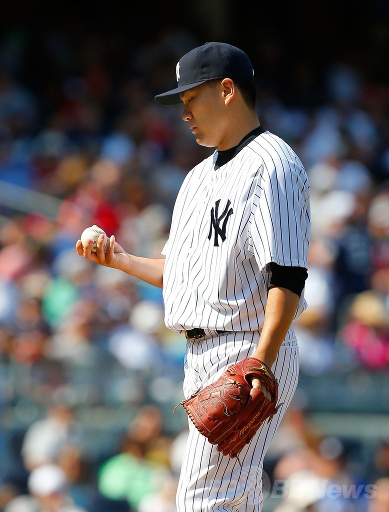 田中が今季2敗目、試合前のOB戦には松井氏が登場