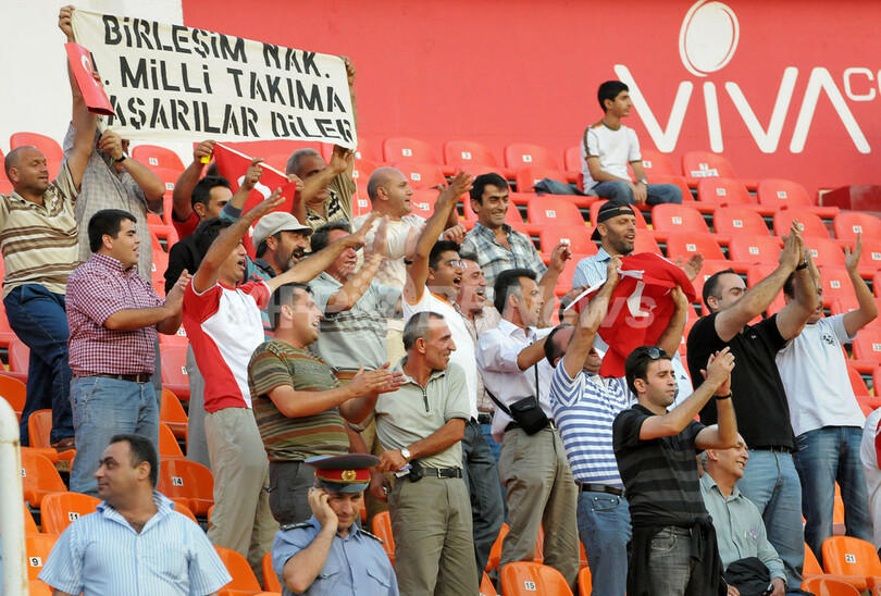 トルコ大統領がアルメニアを初訪問、関係改善に「政治的意思」