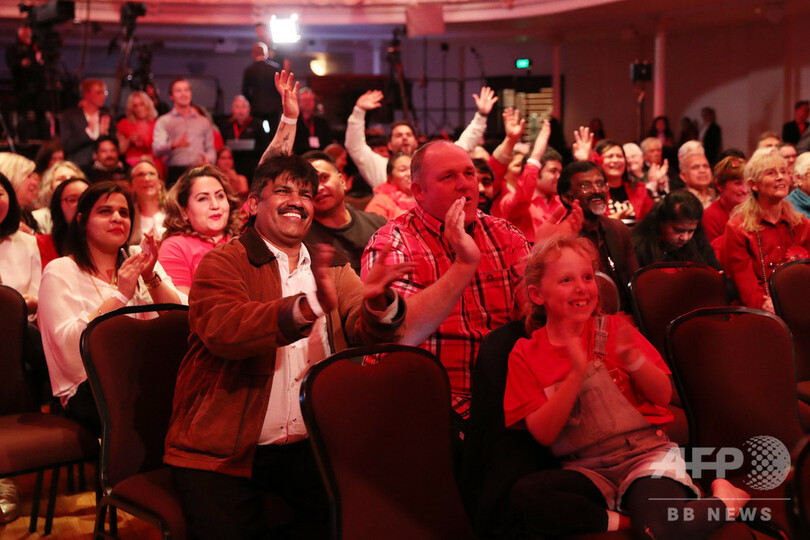 NZ総選挙、アーダーン首相の労働党圧勝 野党党首が敗北宣言