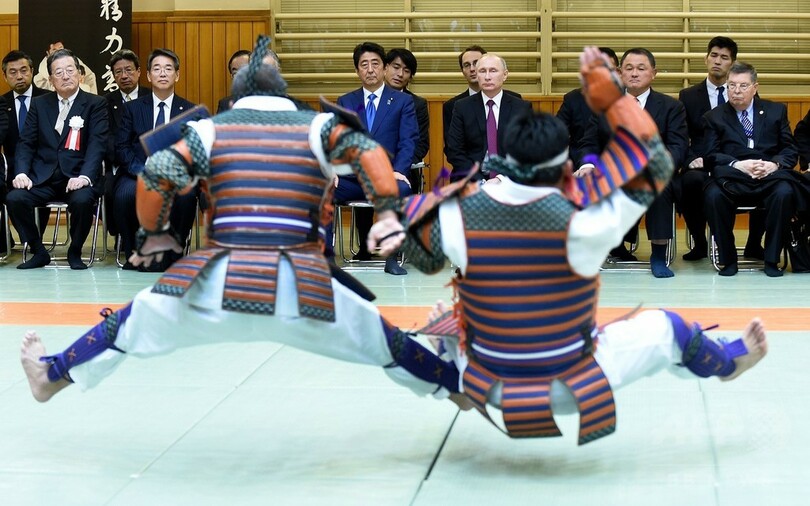 プーチン露大統領、講道館で柔道の演武を見学