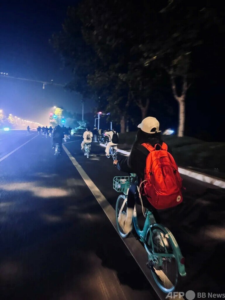 鄭州から開封まで 中国では大学生のナイトライドが話題に