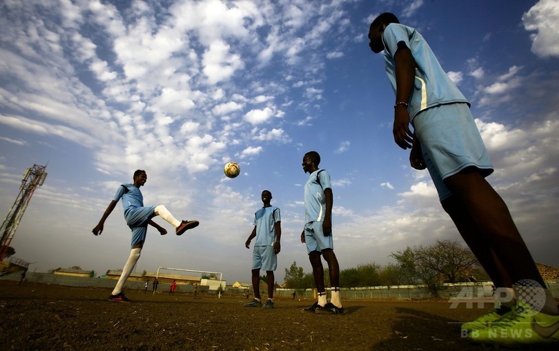 最愛のサッカーを仕事に 男子チーム率いるfifa公認女性監督 スーダン 写真12枚 国際ニュース Afpbb News
