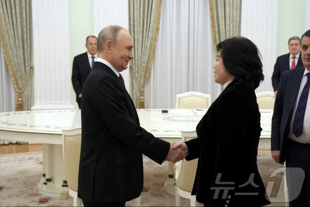 【激レア・新品・匿名配送】朝鮮ウォン 中朝友好記念 北朝鮮外相が日本・韓国・米国・中国の集うARF欠席…ロシア訪問を選択