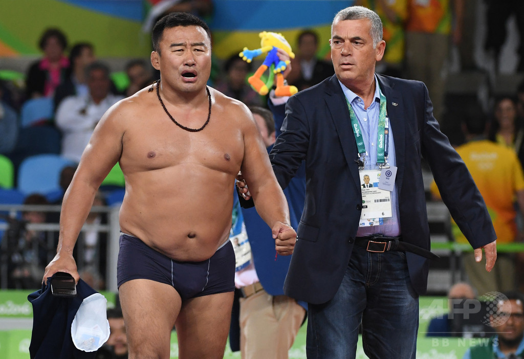 リオでパンツ一丁になったモンゴルのコーチ、3年間の資格停止処分 リオでパンツ一丁になったモンゴルのコーチ、3年間の資格停止処分