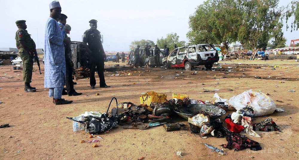 ナイジェリア大統領 住民虐殺の町を訪問 爆破相次ぎ35人死亡 写真5枚 国際ニュース Afpbb News