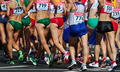 第13回世界陸上大邱大会（13th IAAF World Championships in Athletics Daegu）は31日、5日目の競技が行われ、女子20キロメートル競歩決勝でロシアのオリガ・カニスキナ（Olga Kaniskina）が1時間29分42秒で優勝し、大会3連覇を果たした。

レースに臨む選手（2011年8月31日撮影）。(c)AFP/MARK RALSTON