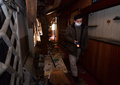 東日本大震災で被害を受けた、福島市の竹屋旅館。文化財だった旅館は震災と福島第1原子力発電所の事故の後、廃業を決めた（2012年2月19日撮影）。(c)AFP/Yoshikazu TSUNO