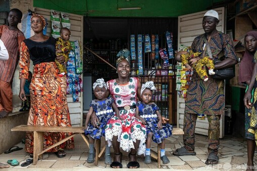 双子大集合、ナイジェリアで恒例の祭り 写真20枚 国際ニュース：AFPBB News