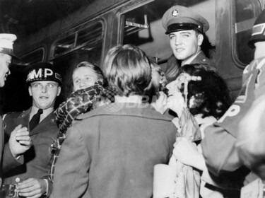 没後30年 ドイツ人ファンの心に生き続けるエルビス 写真1枚 国際