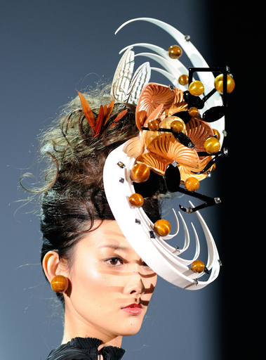 甘～い帽子はいかが？東京発、「五感で味わう」お菓子のファッションショー