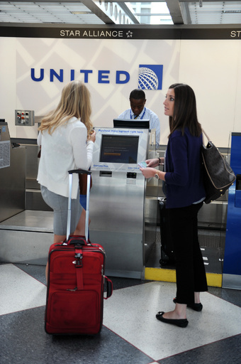 「レギンス着用」で少女2人の搭乗拒否、ユナイテッド航空に批判