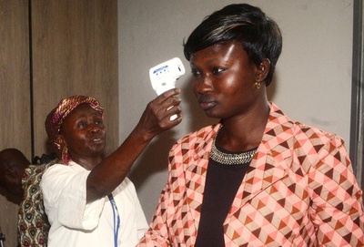 西アフリカのエボラ出血熱、複数の国際組織が緊急対応