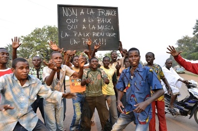 中央アフリカで反仏デモ、武装解除に反発