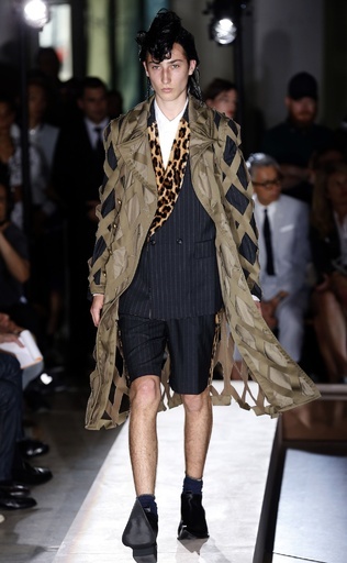 ミリタリーをパンキッシュに解釈、「コム デ ギャルソン オムプリュス」15年春夏メンズ