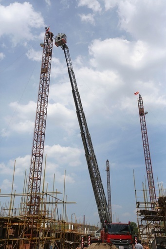 自殺図るも暑さで失神、男性を救助 中国