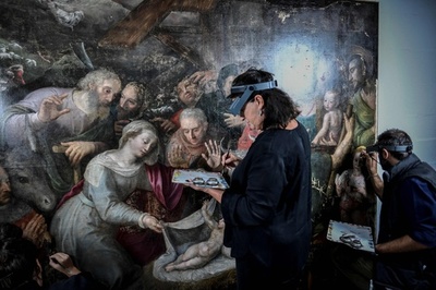 よみがえるノートルダム大聖堂の絵画、修復進む