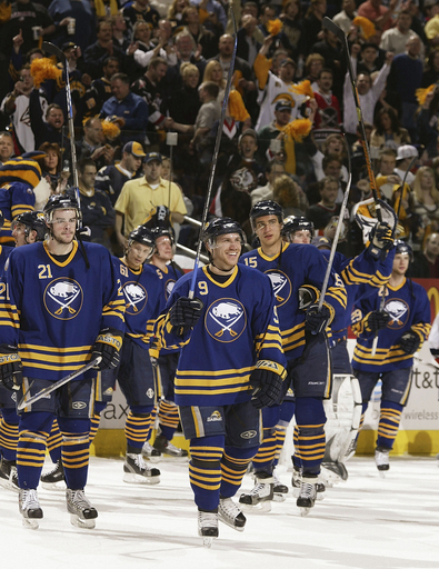 ＜06-07NHL プレーオフ＞セイバーズ アイランダーズを降しカンファレンス準決勝進出を決める - 米国