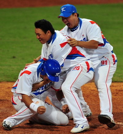 韓国 米国にサヨナラ勝ちし初戦白星スタート