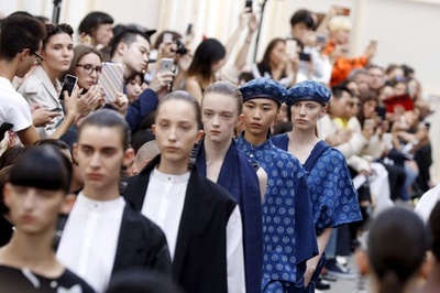 「ネヘラ」17年春夏