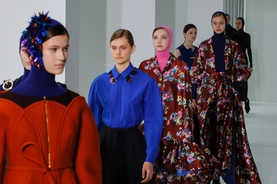 「デルポソ」17/18年秋冬