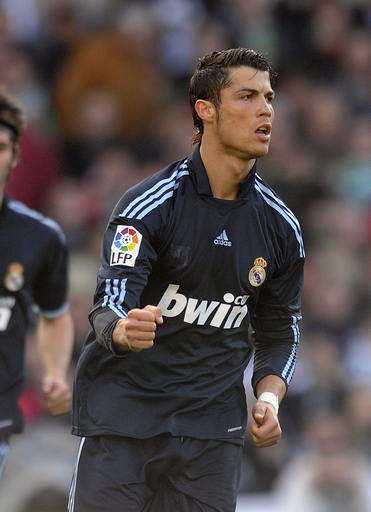 レアル・マドリード ラシン・サンタンデールを下し12連勝