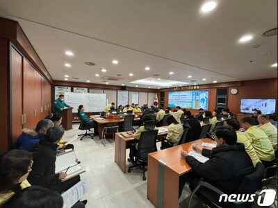 韓国の自治体、大雪注意報で「夜9時に会議」30分前に通知…副市長ら「遅刻」扱いで大量の始末書という気の毒さ