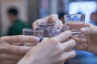 韓国女性社員「会食に出て、ゴルフも習ってスピード出世」告白…「私ってオヤジ？」