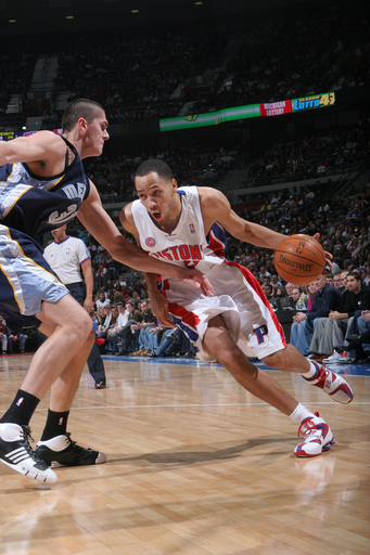 ピストンズ グリズリーズを降し4連勝