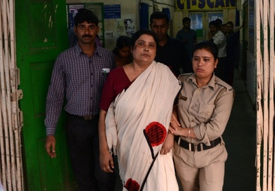 養子あっせん業者の女2人、子ども17人の人身売買容疑で逮捕 印