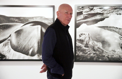 「徹底的な捕食者」人類に写真家サルガドが鳴らす警鐘