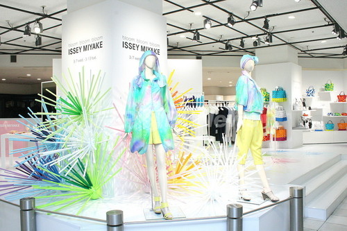 イッセイ ミヤケ 伊勢丹新宿で期間限定イベント 13日まで 写真15枚 ファッション ニュースならmode Press Powered By Afpbb News