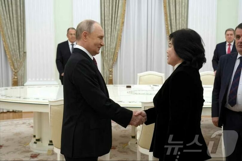 ロシアのプーチン大統領と北朝鮮のチェ・ソニ（崔善姫）外相＝労働新聞(c)news1