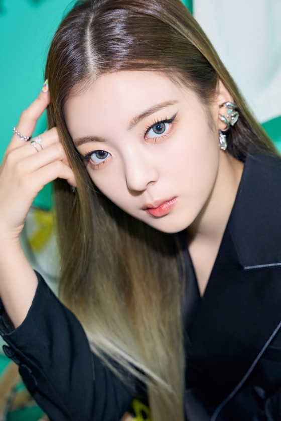 写真提供＝JYPエンターテインメント