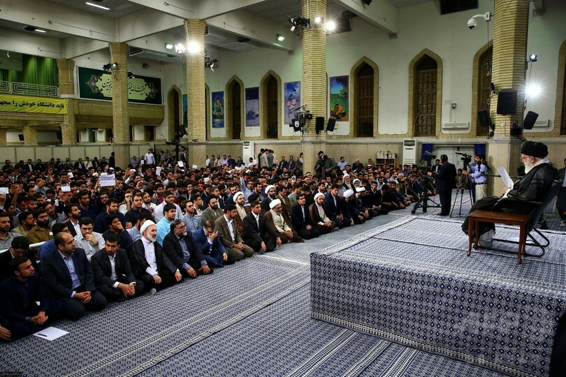 トランプ氏、イランに「自ら助長した悪の犠牲」警告 攻撃の死者13人に