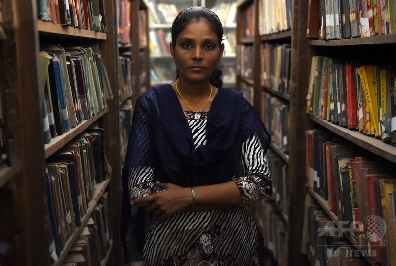 生後11か月で結婚、伝統の児童婚に立ち向かう女性たち インド