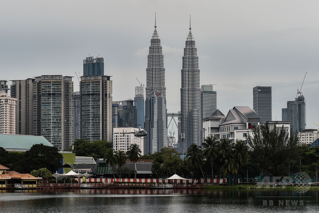 41歳男性が11歳少女と結婚、マレーシアで怒り広がる 41歳男性が11歳少女と結婚、マレーシアで怒り広がる