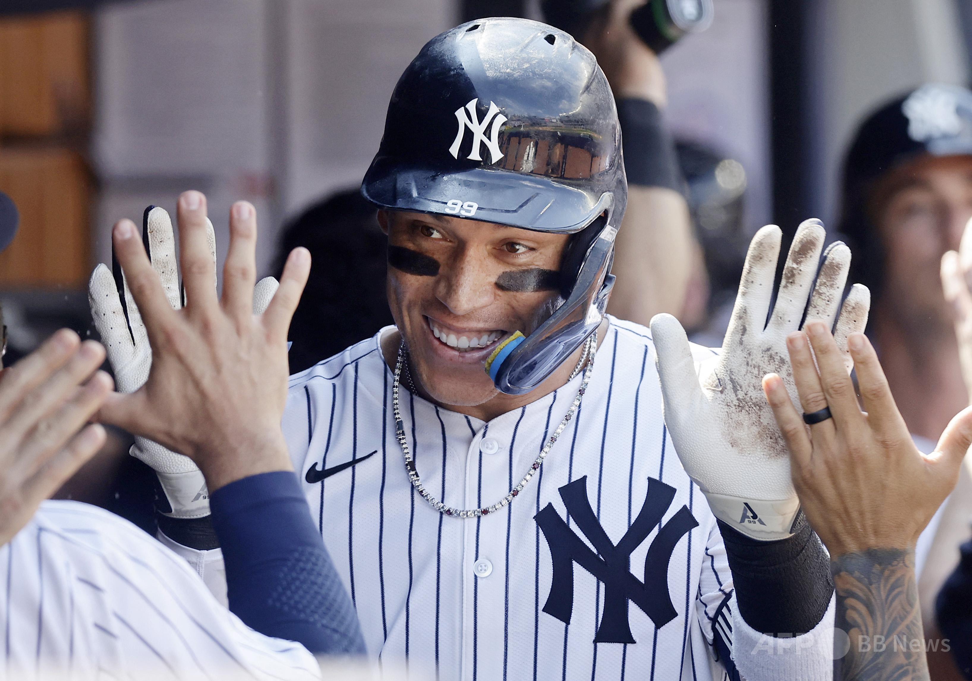 MAJESTIC ヤンキース ジャッジ #99 M 美品 2018年モデル ヤンキース アーロン・ジャッジ #99 （Majestic製／Mサイズ）