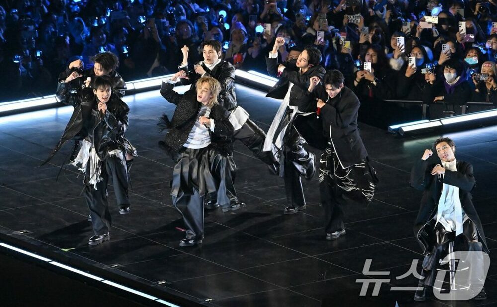 韓流BTS、フルメンバー復帰公演…予想は最大26万人・実際は約5万人、大きな事故なく終了　写真枚　国際ニュース：AFPBB News