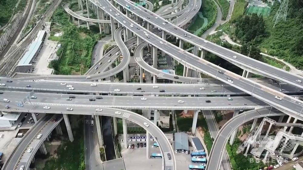 動画:複雑すぎる! 山間部の巨大インターチェンジ 貴州省 写真1枚 国際ニュース:AFPBB News