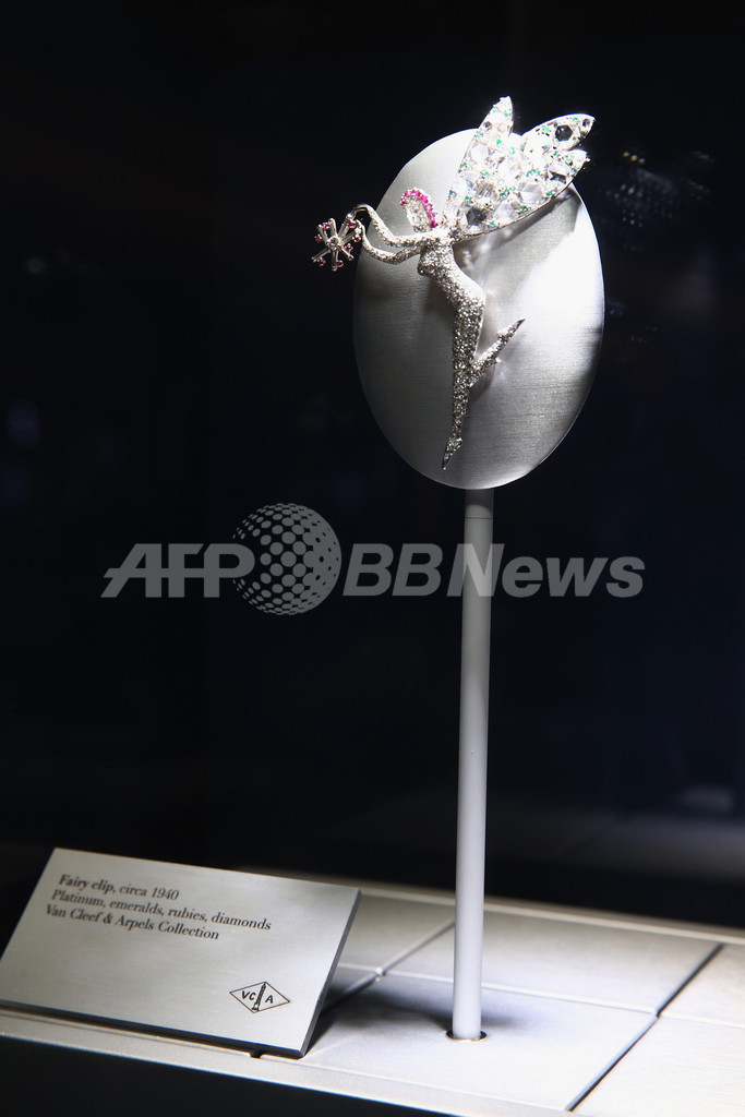 「ヴァン クリーフ＆アーペル」NY五番街店がリニューアル、ディータ・ヴォン・ティースら華やかなゲストも