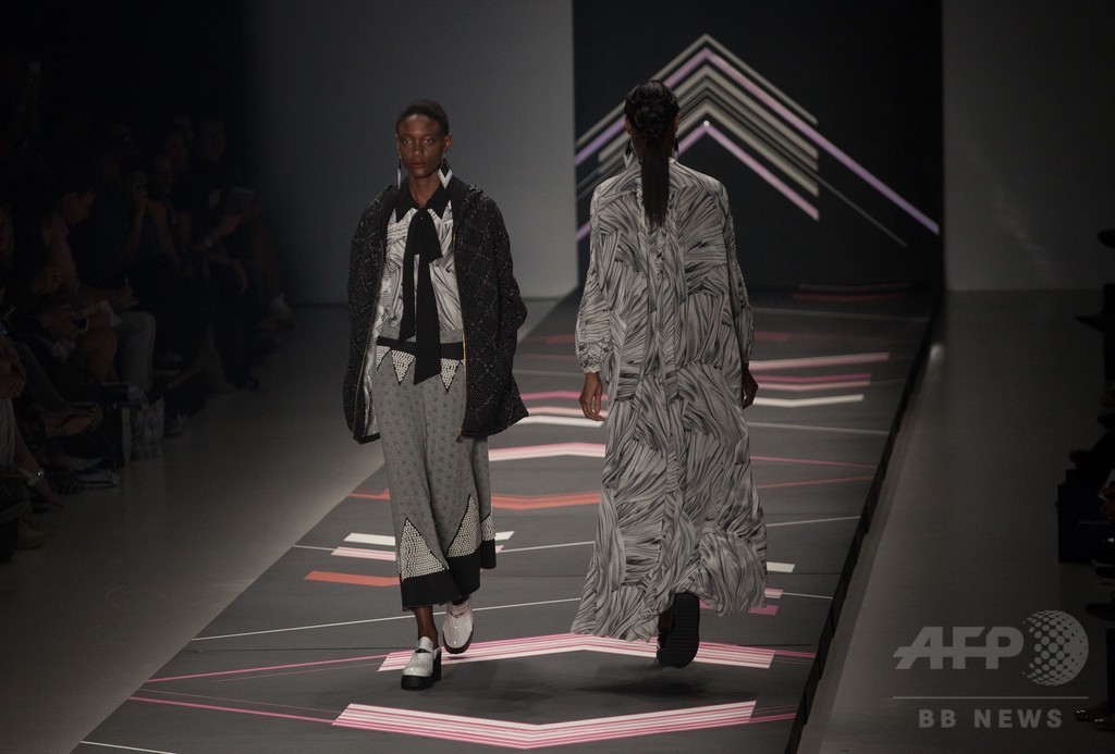 ドナテラ・ヴェルサーチもコレクション発表、「サンパウロ・ファッション・ウィーク」開催