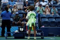 全米オープンテニス、女子シングルス1回戦。コートに到着した大坂なおみ（2024年8月27日撮影）。(c)TIMOTHY A. CLARY / AFP