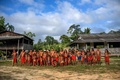 ブラジル・アマパ州の先住民ワイアピの保護区にある集落マニーリャの人々（2017年10月15日撮影）。(c)AFP/Apu Gomes