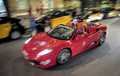 スペイン・バルセロナ（Barcelona）に到着した「キャノンボール2000（Cannonball 2000）」参加者の車（2012年9月6日撮影）。(c)AFP/JOSEP LAGO