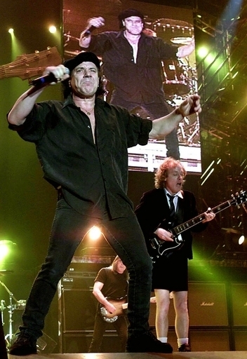 豪州で人気の葬送の曲、AC/DC「地獄のハイウェイ」など