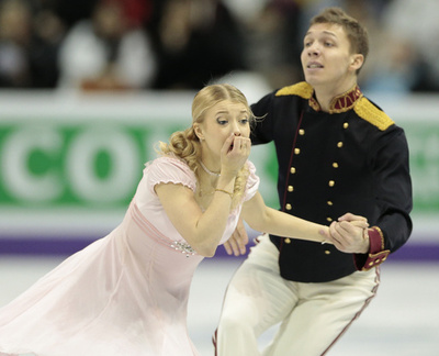 デイビス/ホワイト組がアイスダンス首位、世界フィギュア