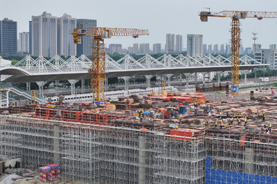 【三里河中国経済観察】長江沿い高速鉄道、水中トンネルで発展の大動脈を構築